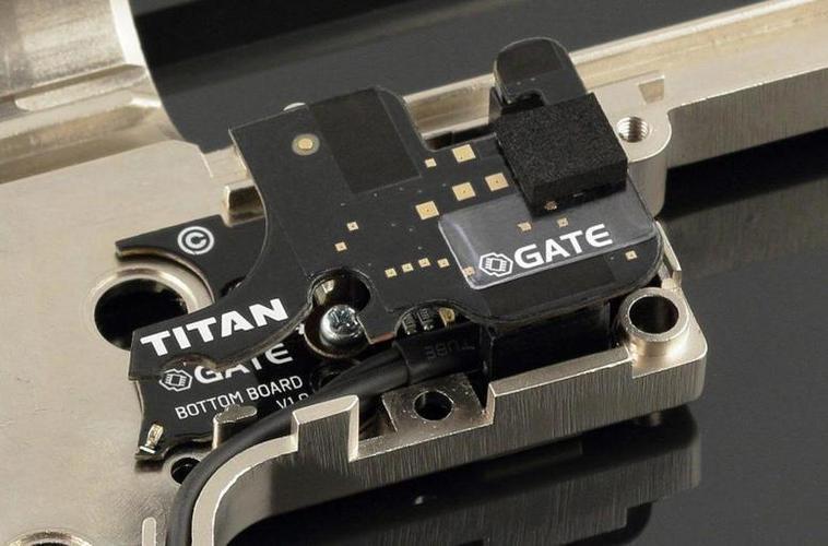 GATE TITAN V2 Advanced set MOSFET-/mikrokontrolleriyksikkö (johdotus taakse)