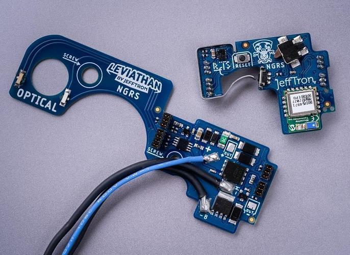 Leviathan NGRS, optinen (johdotus taakse)