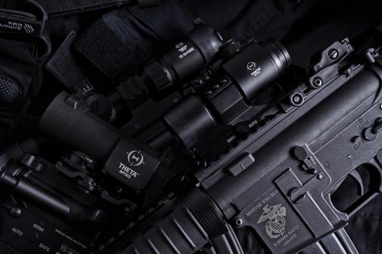 Battle puna-/viherpistetähtäin - musta