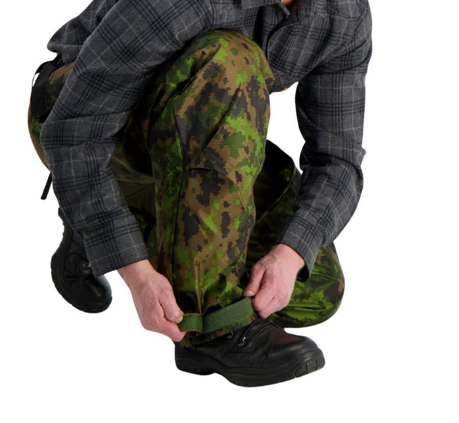 Outdoor rain pants, M05 forest pattern