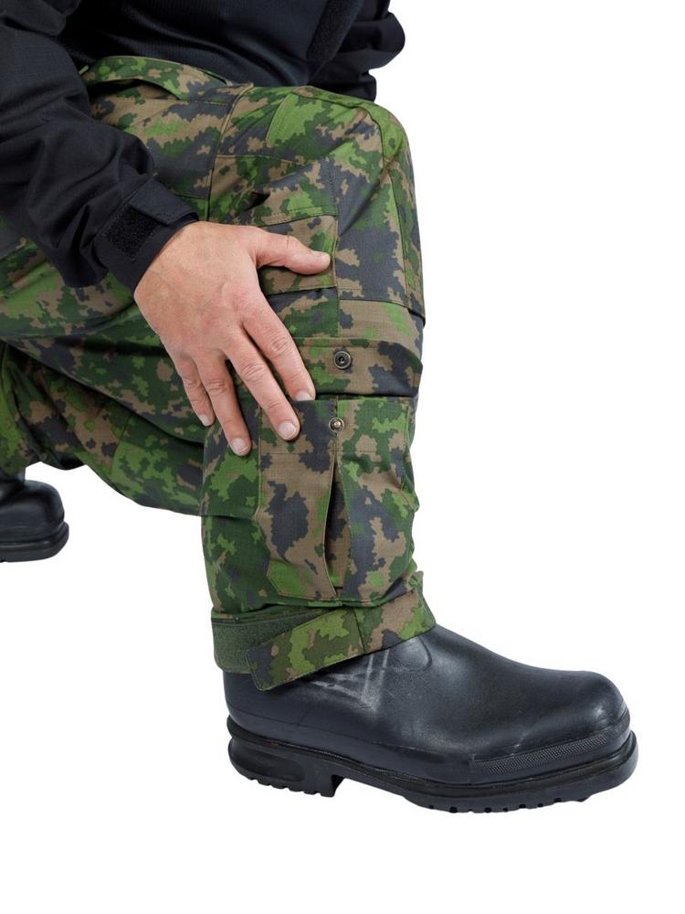 Combat trousers, forest pattern