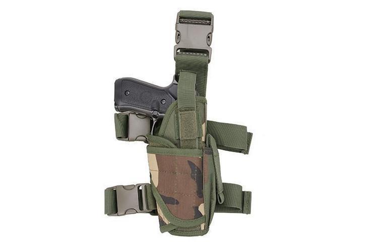GFC Tactical Universaali pistoolin reisiholsteri lipastaskulla - woodland